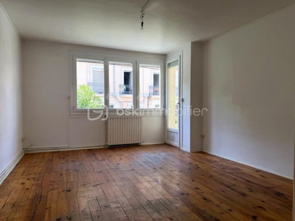 A louer APPARTEMENT T3 56 M2 BORD DE MER SETE