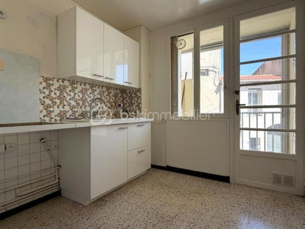 A louer APPARTEMENT T3 56 M2 BORD DE MER SETE