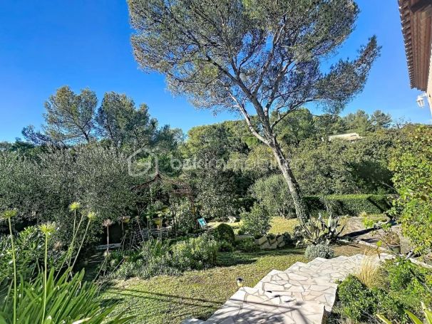 A louer MAISON  5 PIECES 130 M2  NIMES