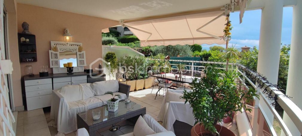 A louer APPARTEMENT T3 71 M2 TERRASSE BORD DE MER LE CANNET