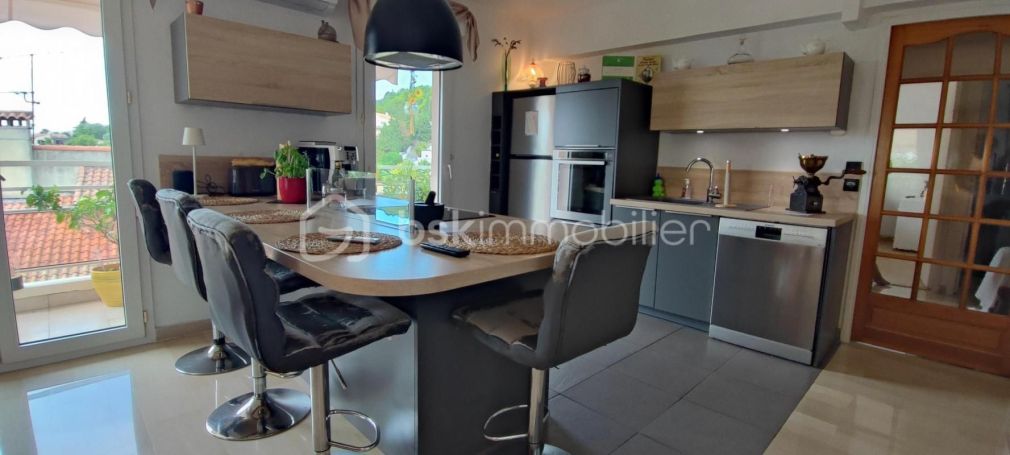 A louer APPARTEMENT T3 71 M2 TERRASSE BORD DE MER LE CANNET