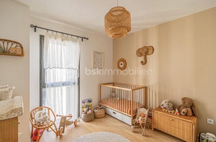A louer APPARTEMENT T4 85 M2 TERRASSE BORD DE MER BORDEAUX