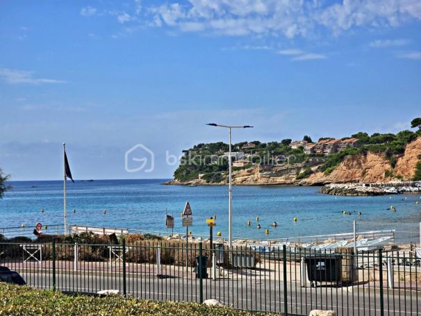 A louer APPARTEMENT DE PRESTIGE NEUF T3 89 M2 TERRASSE PIEDS DANS L'EAU CARRY LE ROUET