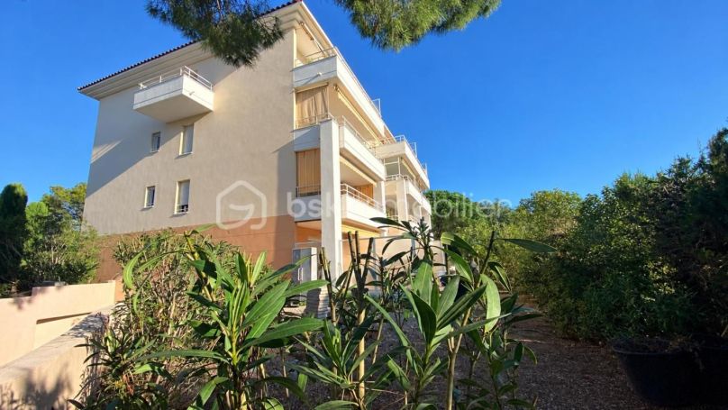 A louer APPARTEMENT T4 81 M2 TERRASSE BORD DE MER SAINT RAPHAEL