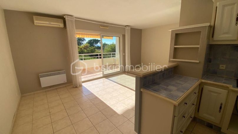 A louer APPARTEMENT T4 81 M2 TERRASSE BORD DE MER SAINT RAPHAEL