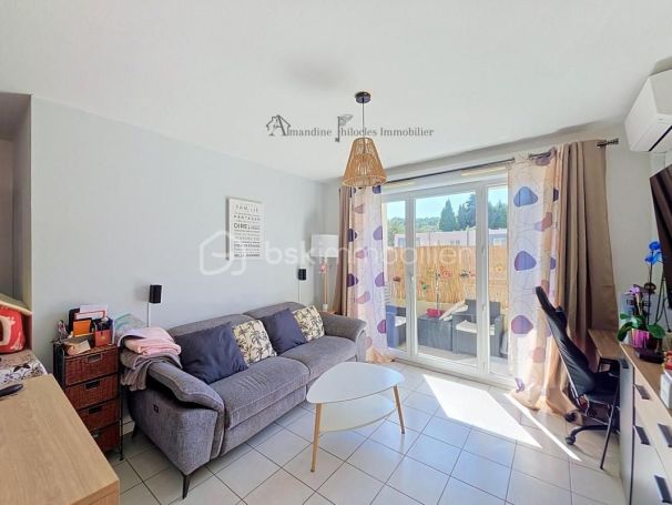 A louer APPARTEMENT T3 55 M2 BORD DE MER LA SEYNE SUR MER