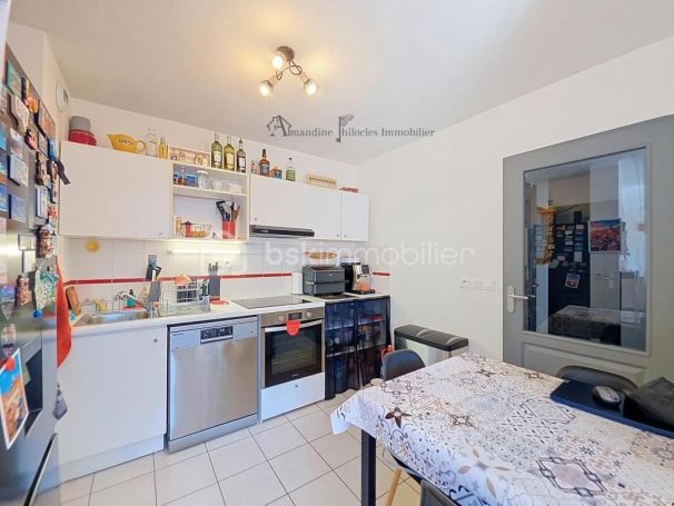 A louer APPARTEMENT T3 55 M2 BORD DE MER LA SEYNE SUR MER