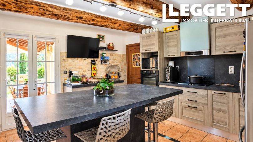 A vendre MAISON  8 PIECES 165 M2  SAINT QUENTIN LA POTERIE