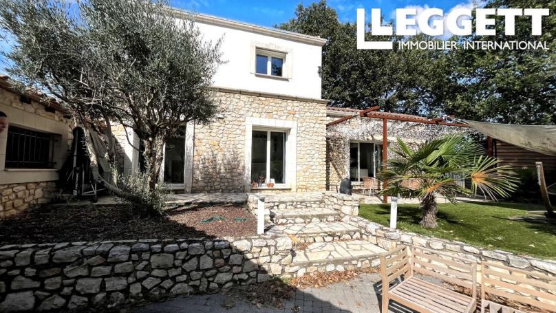 A vendre MAISON  7 PIECES 200 M2  SAINT LAURENT DES ARBRES