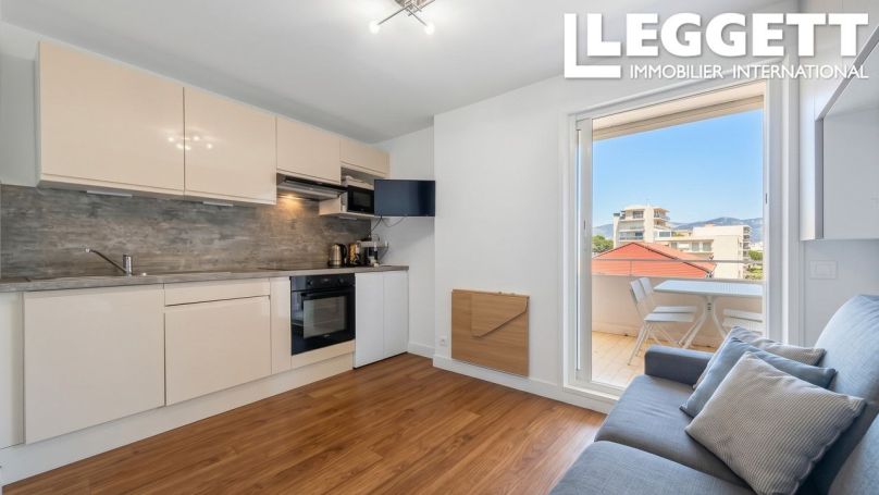 A louer STUDIO  13 M2 TERRASSE VUE MER CAGNES SUR MER