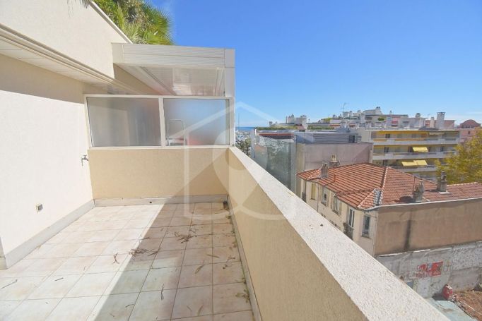 A louer APPARTEMENT T2 55 M2 TERRASSE BORD DE MER ANTIBES