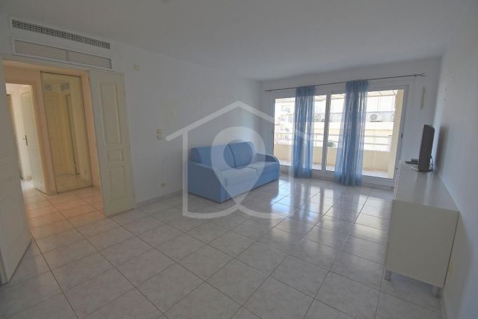 A louer APPARTEMENT T2 55 M2 TERRASSE BORD DE MER ANTIBES