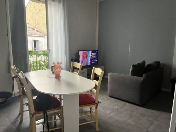 A louer APPARTEMENT T3 46 M2  PEZENAS