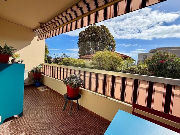 A louer STUDIO NEUF  31 M2 TERRASSE BORD DE MER CAGNES SUR MER