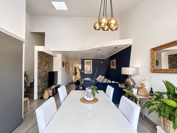 A louer APPARTEMENT T4 90 M2  NIMES