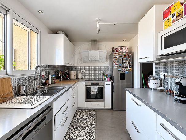 A louer APPARTEMENT T4 90 M2  NIMES