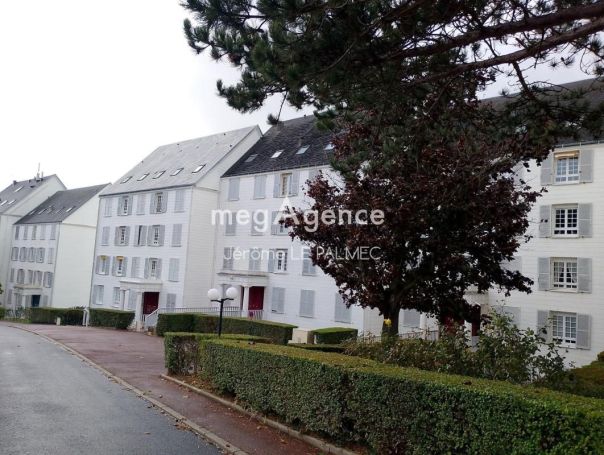 A louer STUDIO  22 M2 TERRASSE VUE MER TROUVILLE SUR MER