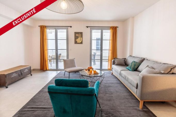 A louer APPARTEMENT T3 83 M2 TERRASSE BORD DE MER BONIFACIO