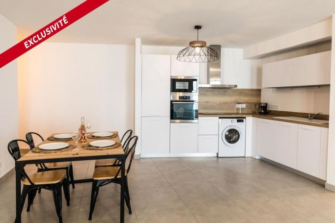 A louer APPARTEMENT T3 83 M2 TERRASSE BORD DE MER BONIFACIO