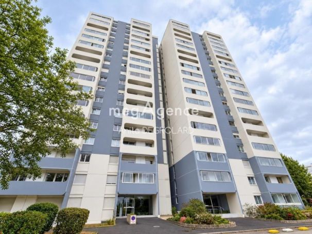 A louer APPARTEMENT T3 86 M2  LA ROCHE SUR YON