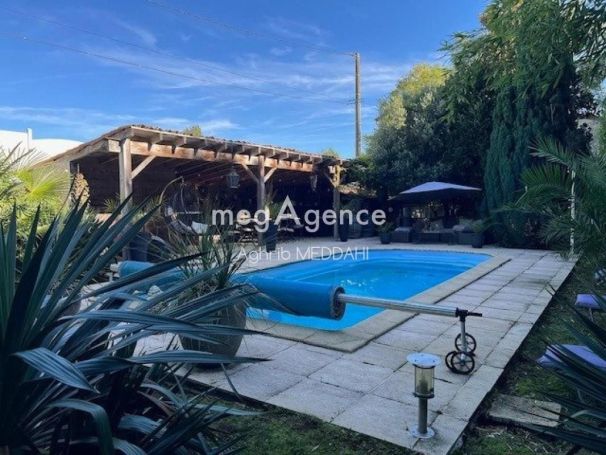 A louer APPARTEMENT T7 190 M2 TERRASSE  MEURSAC