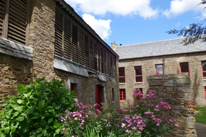 vente Une propriété patrimoniale d’exception au service de vos projets professionnels Landivisiau, Finistère