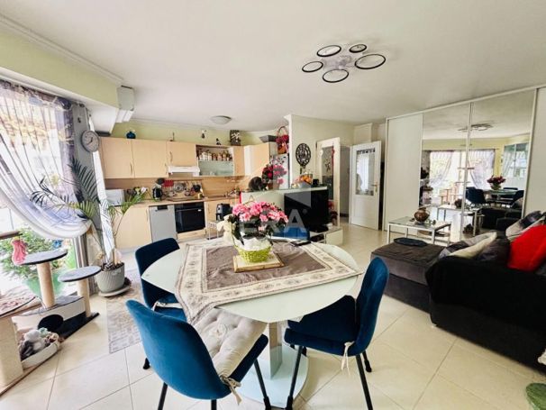 A louer APPARTEMENT DE PRESTIGE T2 53 M2 TERRASSE BORD DE MER CROS DE CAGNES