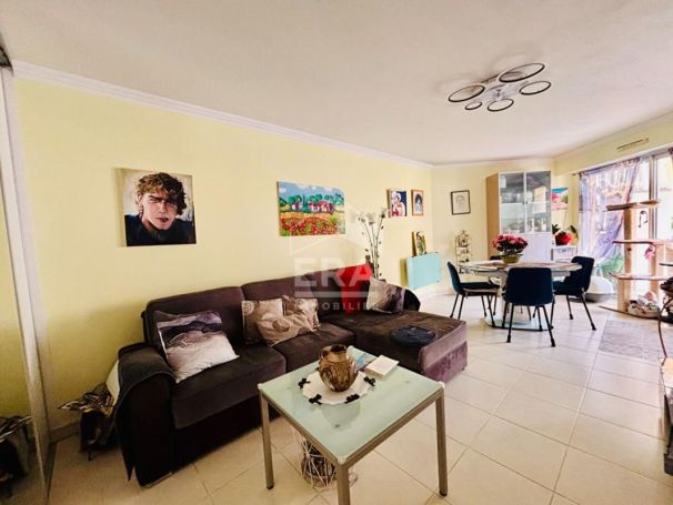 A louer APPARTEMENT DE PRESTIGE T2 53 M2 TERRASSE BORD DE MER CROS DE CAGNES