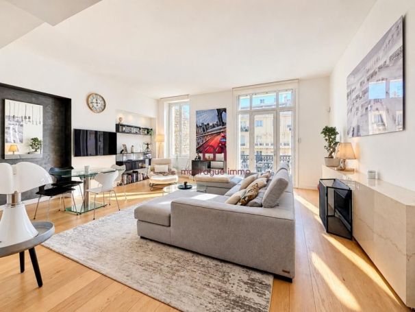 APPARTEMENT T4 125 M2 BORD DE MER NICE