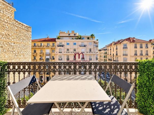 APPARTEMENT T4 125 M2 BORD DE MER NICE