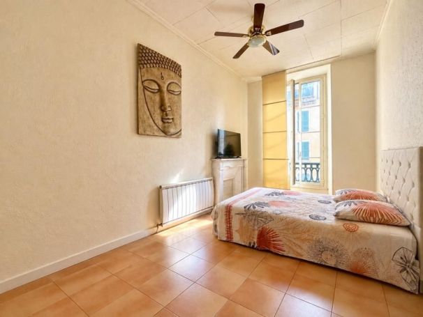 APPARTEMENT T3 75 M2 BORD DE MER NICE