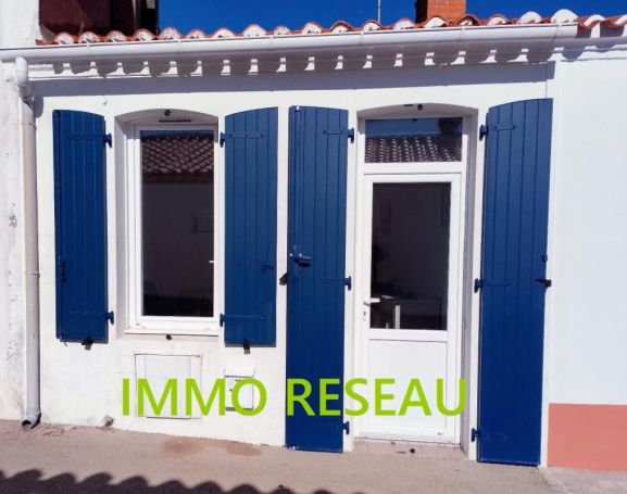 MAISON  DE PêCHEUR BORD DE MER SAINT GILLES CROIX DE VIE