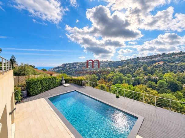 MAISON  CONTEMPORAINE BORD DE MER NICE