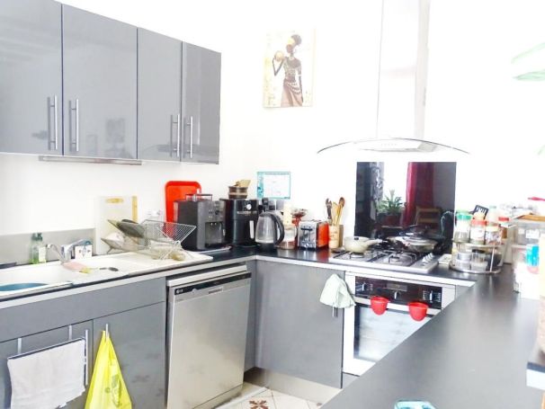 APPARTEMENT T3 86 M2  BEAUCAIRE