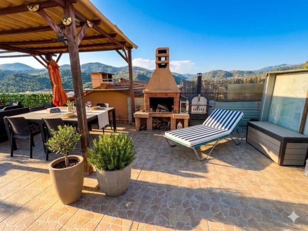 APPARTEMENT DUPLEX T3 76 M2 BORD DE MER NICE