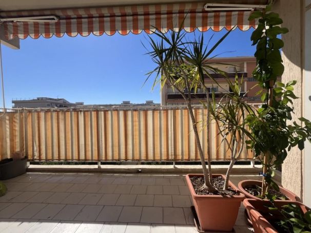 APPARTEMENT DUPLEX T4 108 M2 TERRASSE BORD DE MER SAINT LAURENT DU VAR