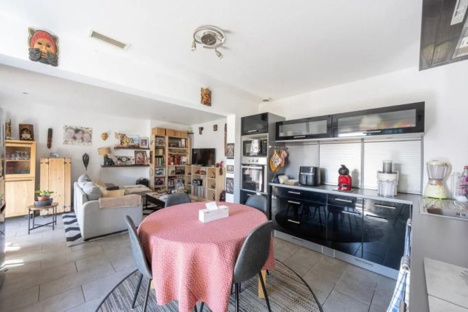 APPARTEMENT T4 83 M2  CARNOULES