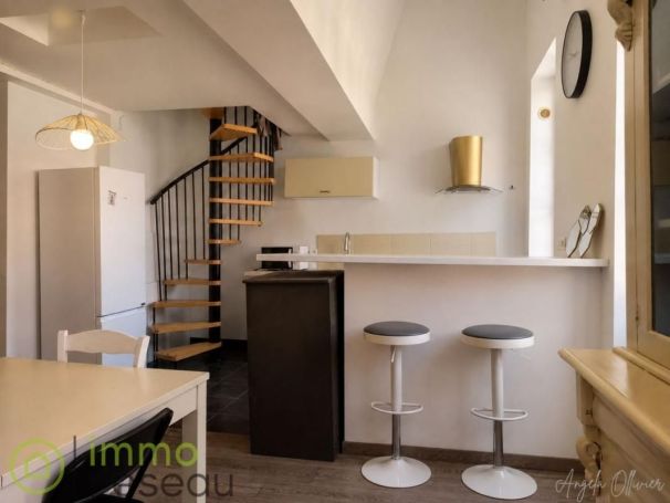 APPARTEMENT DUPLEX T4 69 M2 BORD DE MER TOULON