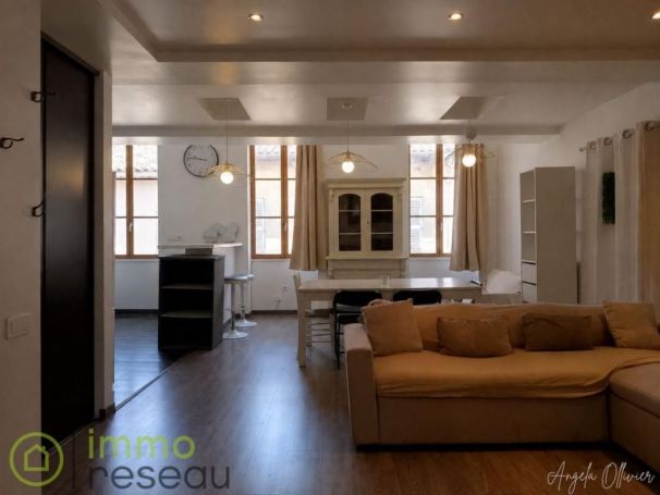 APPARTEMENT DUPLEX T4 69 M2 BORD DE MER TOULON