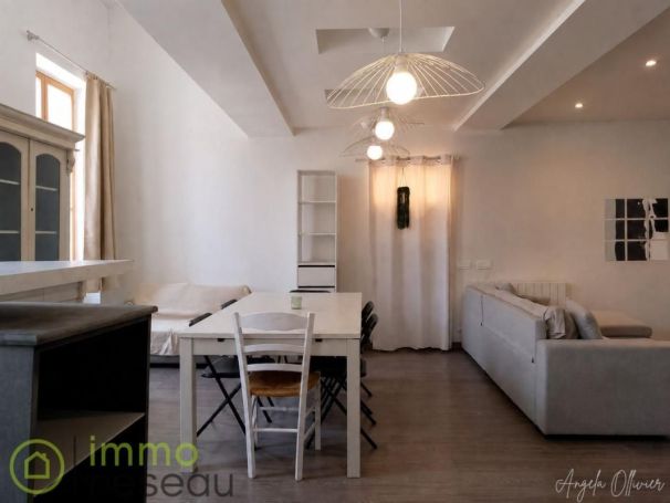 APPARTEMENT DUPLEX T4 69 M2 BORD DE MER TOULON