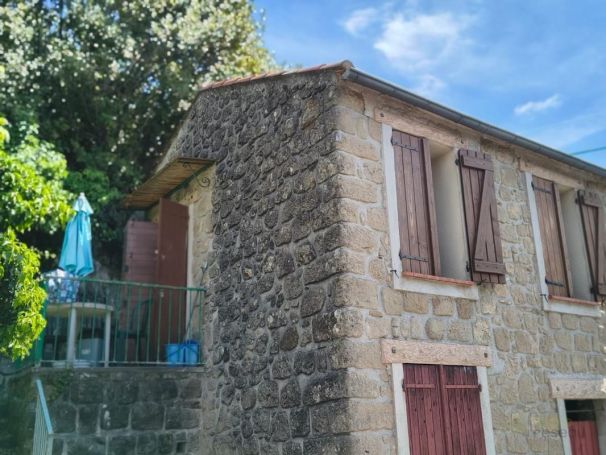 APPARTEMENT T2 22 M2 TERRASSE  BERRE LES ALPES