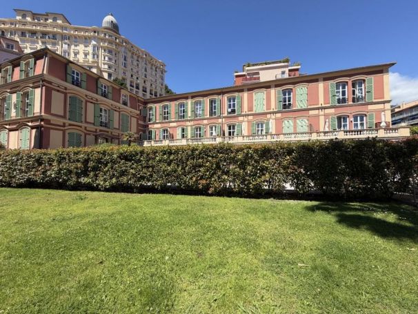 APPARTEMENT DE PRESTIGE T3 76 M2 BORD DE MER MENTON