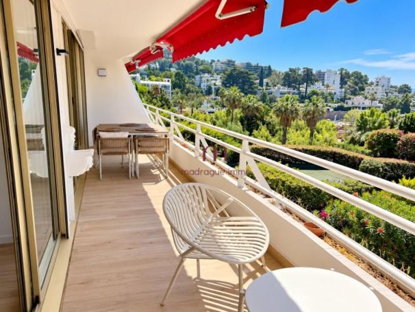 APPARTEMENT DE PRESTIGE T3 85 M2 TERRASSE BORD DE MER CANNES