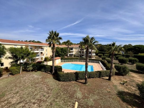 APPARTEMENT T3 66 M2 TERRASSE BORD DE MER LA SEYNE SUR MER