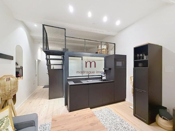 STUDIO  36 M2 BORD DE MER NICE