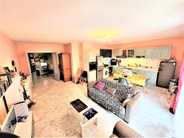 APPARTEMENT DE PRESTIGE T3 91 M2 TERRASSE BORD DE MER MENTON