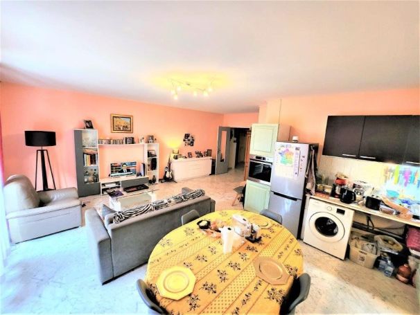 APPARTEMENT DE PRESTIGE T3 91 M2 TERRASSE BORD DE MER MENTON