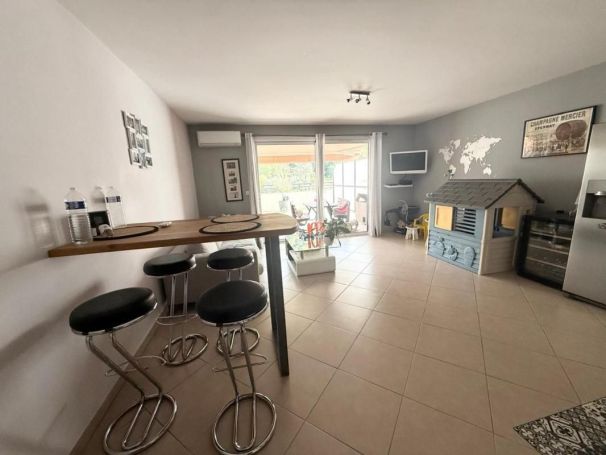 APPARTEMENT T3 56 M2 TERRASSE  GORBIO