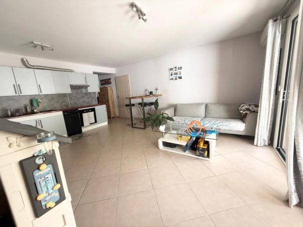 APPARTEMENT T3 56 M2 TERRASSE  GORBIO