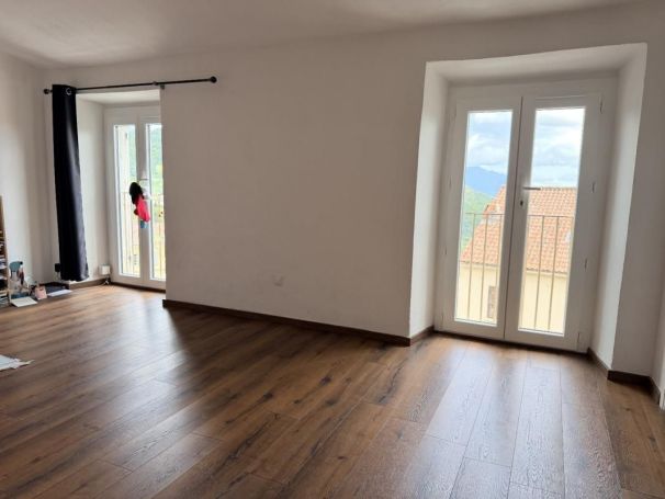 APPARTEMENT T3 71 M2  VENACO